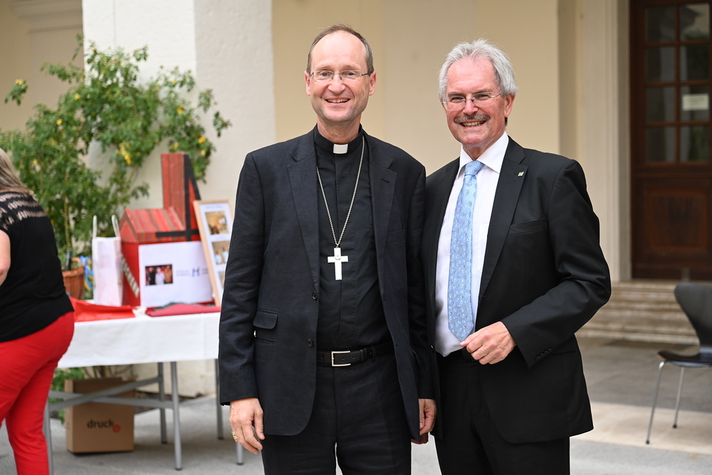Feierlichkeiten zum 60. Geburtstag von Weihbischof Stephan Turnovszky. Dankmesse im Stephansdom und Agape im Erzbischöflichen Palais.