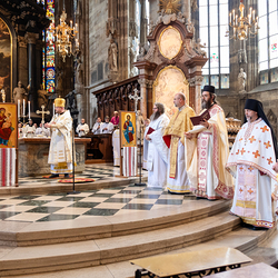 Priesterweihe Byzantinischer Ritus im Stephansdom / Erzdiözese Wien/ Schönlaub