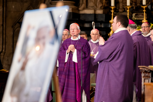 Stephansdom: Österreich nahm Abschied von Papst Franziskus / Erzdiözese Wien/ Schönlaub, Stephan Schönlaub Stephansdom: Österreich nahm Abschied von Papst Franziskus